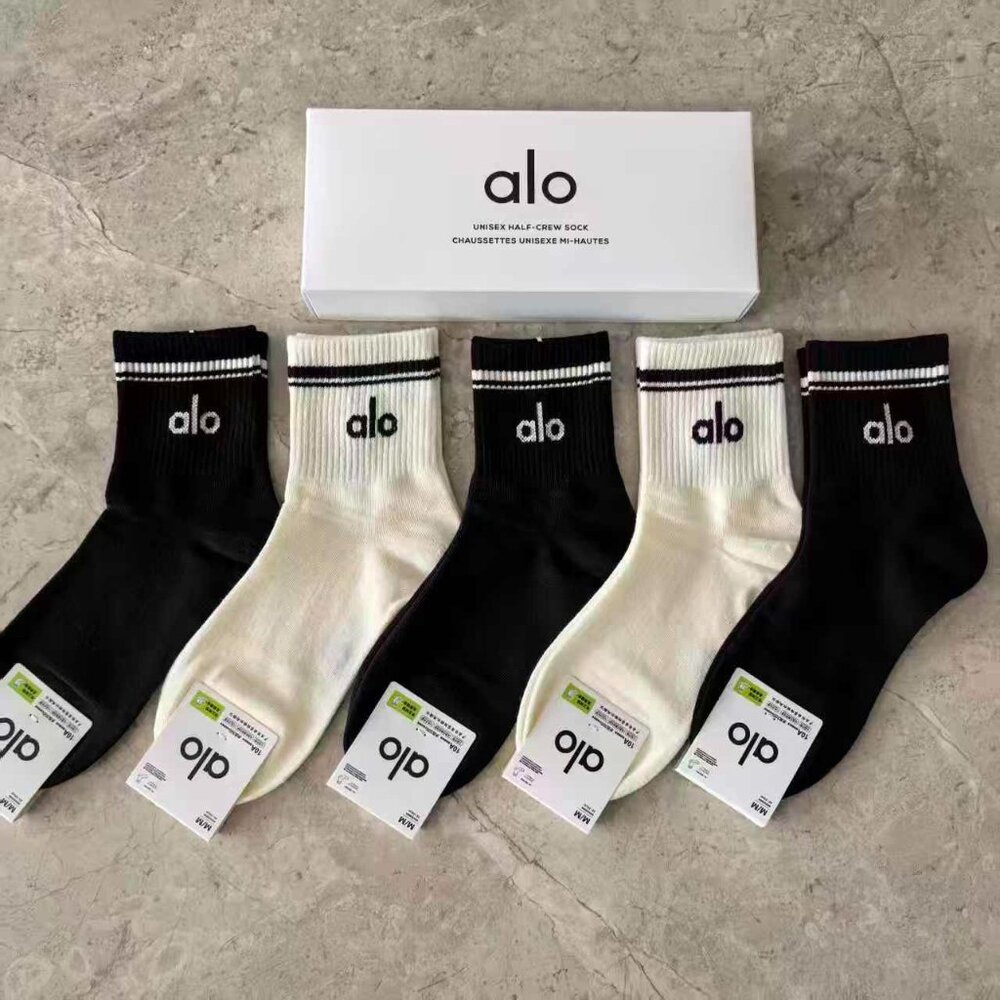 A9- ALO Yoga Women's Black & White Striped Half-Crew Socks 5-Pair Box Set - NWT
